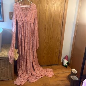 Maternity photo dress size MEDIUM
